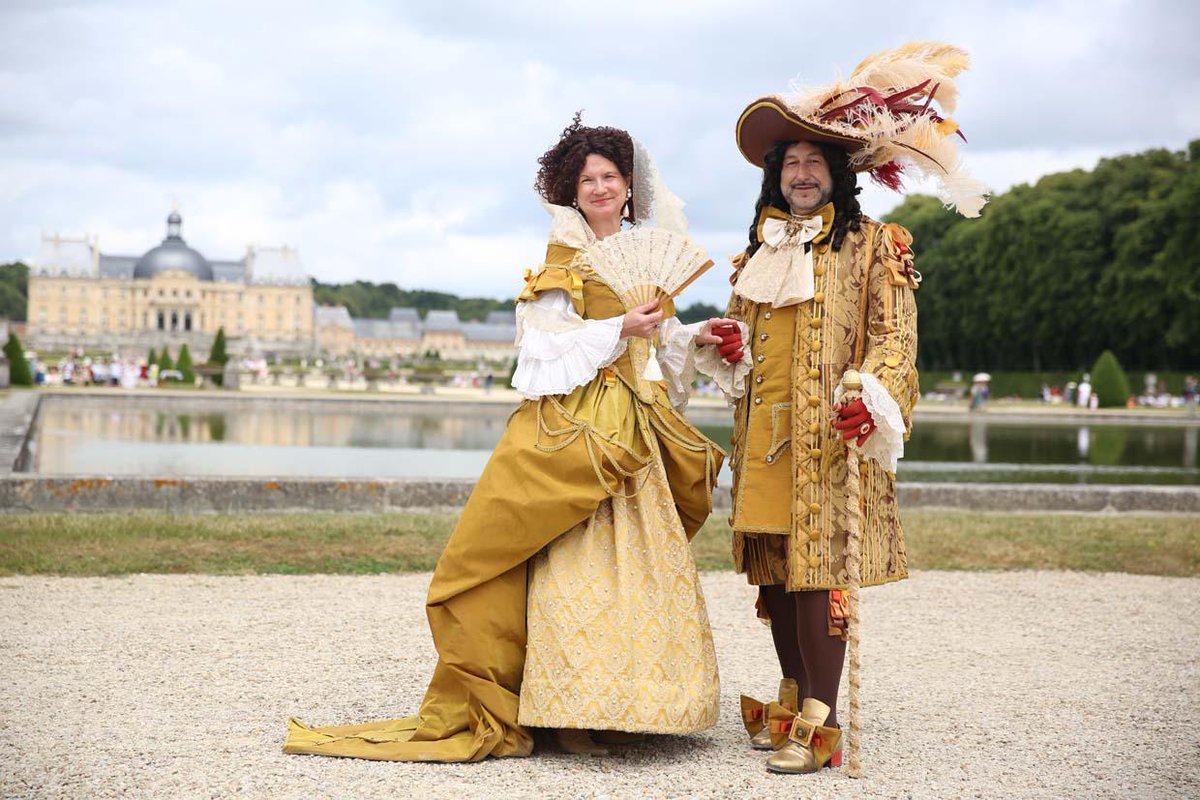 ChateauVLV's tweet photo. Plus que quelques heures pour voter pour votre costume préféré @ChateauVLV sur : http://t.co/V2ZpQ6HGUQ ! #JGS2015 http://t.co/id2lMpOIG9