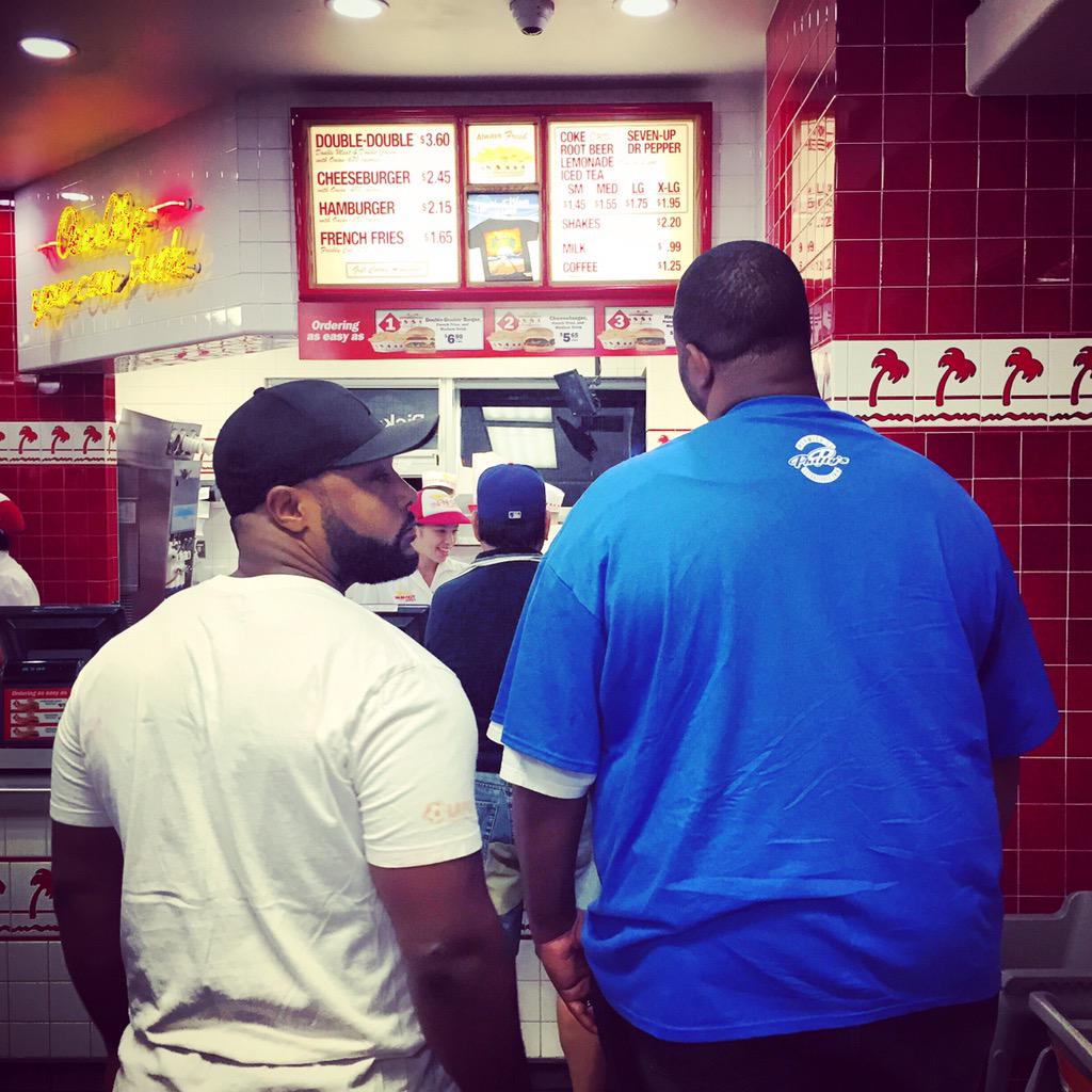 BlumGum's tweet image. Oooohhh @DaymDrops , you know we bout to go #beastmode @innoutburger_ #monkeystyle