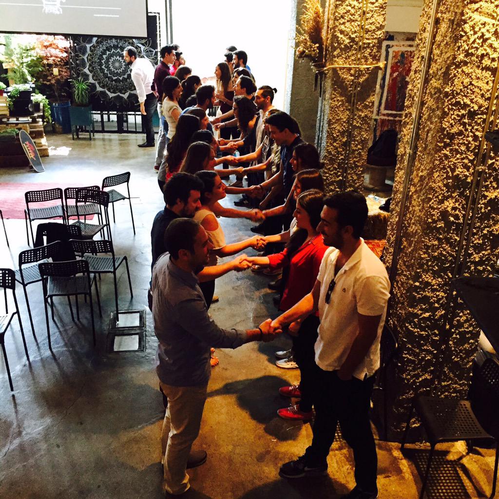 girvak's tweet photo. #fellow2014 ekibi @ErtugrulBelen ile networking ogreniyor! http://t.co/Qye5hXscWW
