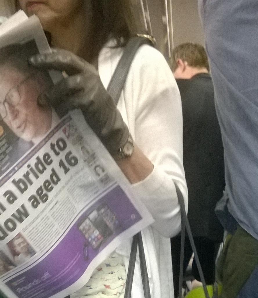 iamths1973's tweet image. ❔❕ Sporting gloves in late June is a tad #OTT- me thinks... perhaps a medical reason or phobia... #LondonCommuting