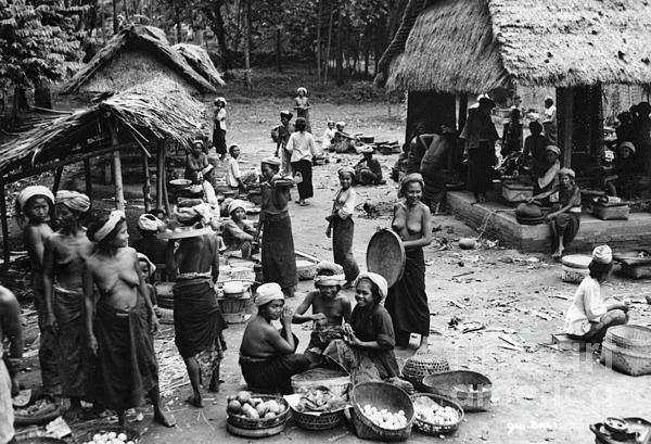 Pasar Tradisional Bali, 1930 - photo Nicholas Cornhill #TempoDoeloe