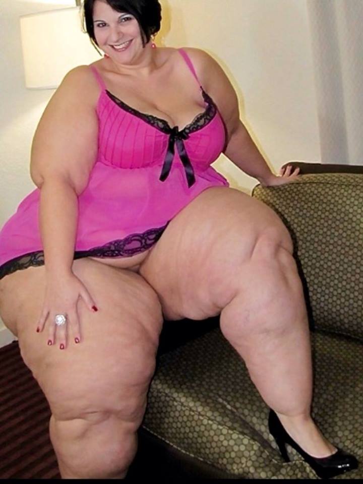 SSBBW_ADDICTS's tweet photo. what i need right now,#ssbbw #bbw #sexy #porn http://t.co/6TRCcB1SXp