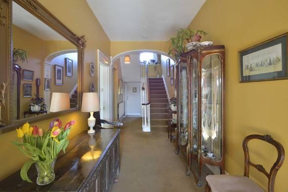 RodgersEstates's tweet image. Georgian Country House #ForSale  #Somerset about 1/2 hr from #Glastonbury  click here tinyurl.com/prwdojz