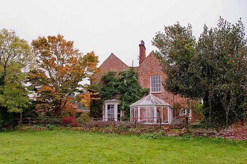 RodgersEstates's tweet image. Georgian Country House #ForSale  #Somerset about 1/2 hr from #Glastonbury  click here tinyurl.com/prwdojz