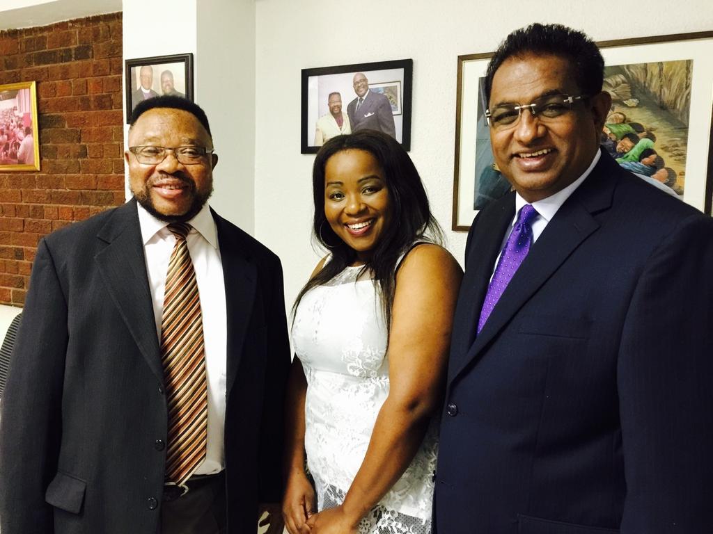 ZibahVvwe's tweet photo. Fathers in the faith🎻let the sound of heaven fill our city!!! http://t.co/drZS5uEbp6