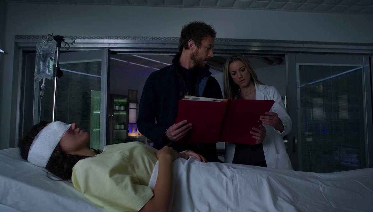 LostGirlQuotes's tweet photo. "The guy Bo went out on a date with, did you get a look at him?" "I didn't study his profile, why?"#LostGirl http://t.co/YzPe23usKo