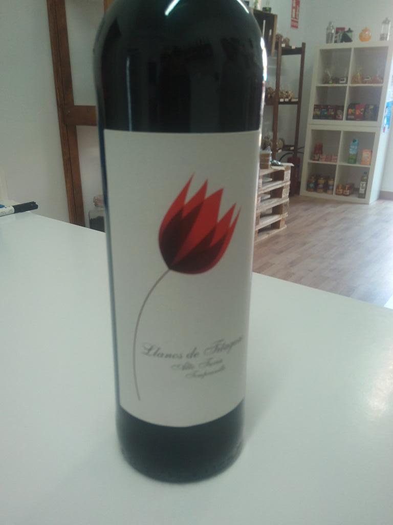 Desde ayer ya puedes encontrar en nuestra tiena Llanos de Titaguas de <a href="/vinosaltoturia/">Vinos Alto Turia</a> #DOValencia