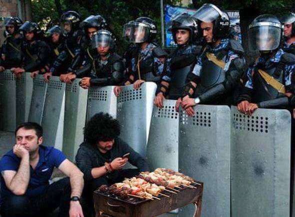Matthew_Kupfer's tweet photo. One of my favorite images to come out of #ElectricYerevan: Protest, Caucasus Style. #Armenia http://t.co/gsd3cpinak