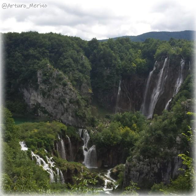 Arturo_Merino's tweet photo. El parque nacional de #plitvice es muy #Recomendable en #Croacia #cool #plevitce #plivice http://t.co/vCHqoOSTD3