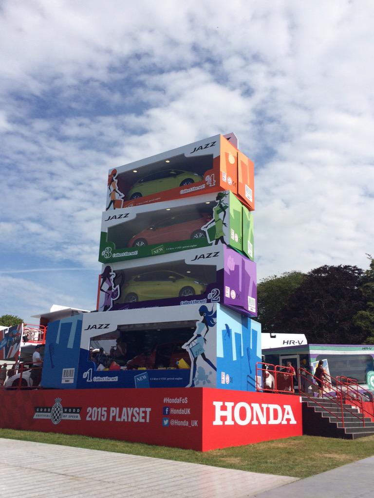 forzaferrari7's tweet photo. Life Size Models!! @McLarenF1 @HondaRacingF1 @Honda_UK #FoSLive http://t.co/6stopuMsy5