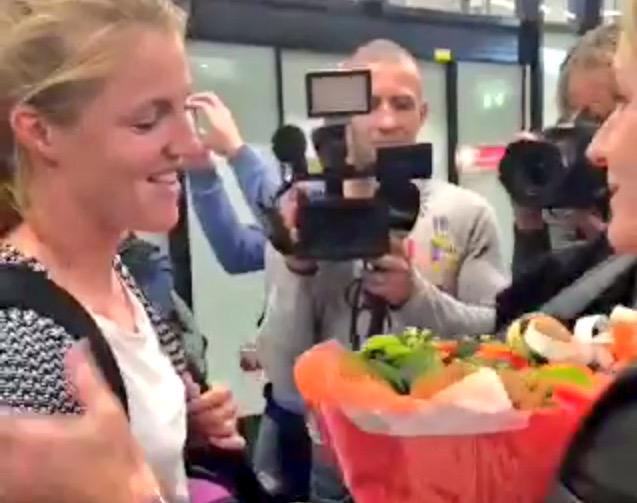 Welkom terug toppers! #OranjeLeeuwinnen #schiphol