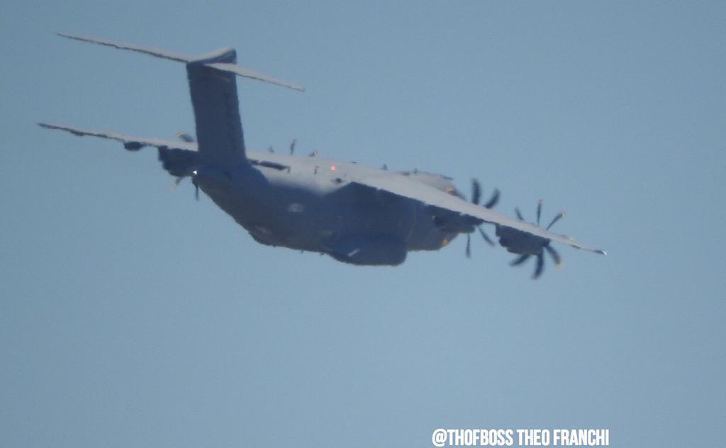THOFBOSS's tweet photo. Flight test for A400M EC406 #EC406 @Airbus #AllThingsAirbus #avgeek http://t.co/ngALLIBjYT