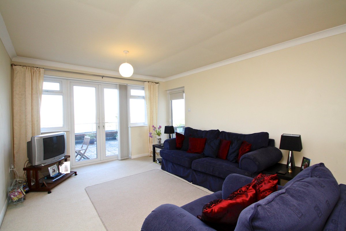 RodgersEstates's tweet image. Spacious apartment close to #Taunton 2 bedrooms  #ForSale #property #somerset  tinyurl.com/p3qv2qd