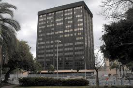 Levidrio's tweet photo. En Málaga lo llaman edificio #MichaelJackson. Descubre por qué http://t.co/Y7P9vIZouC
#construccion http://t.co/8zAp2b4FhK