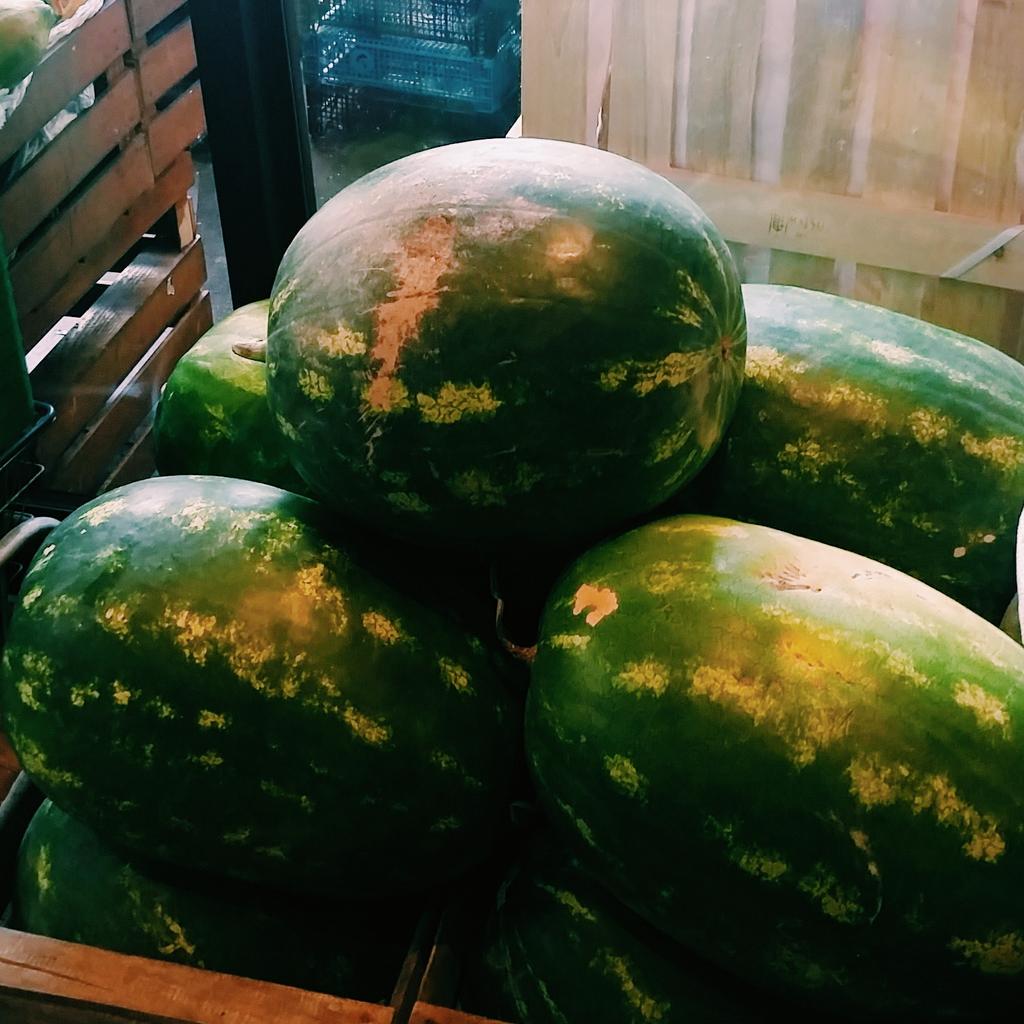 LDNHealthWeek's tweet image. You know it's summer when watermelons come in these sizes! How are you making #healthy good use of the #london sun?