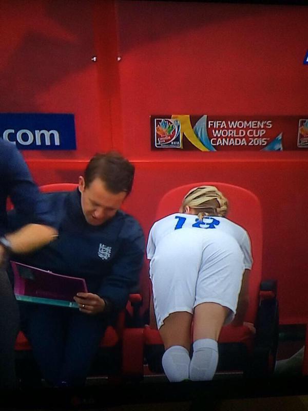 SundayChants's tweet photo. The best picture from the Women's World Cup. http://t.co/vNnC7rZwyk