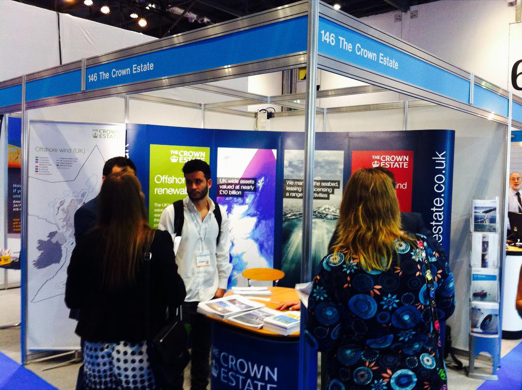 OffshoreWindAca's tweet photo. #OffshoreWindAcademy meeting @TheCrownEstate at #RUKGOW15 http://t.co/3TP59tdaM7