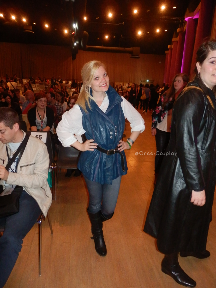 OncerCosplay's tweet photo. Emma Swan #cosplay #FairyTalesIII @Xivent #uglyducklings http://t.co/77rWePxm0P