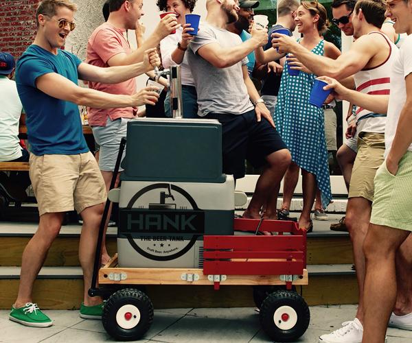 Meet your own portable draft #beer tank <a href="/HankTheBeerTank/">Hank the Beer Tank</a> #keg: bit.ly/1LFYEkd