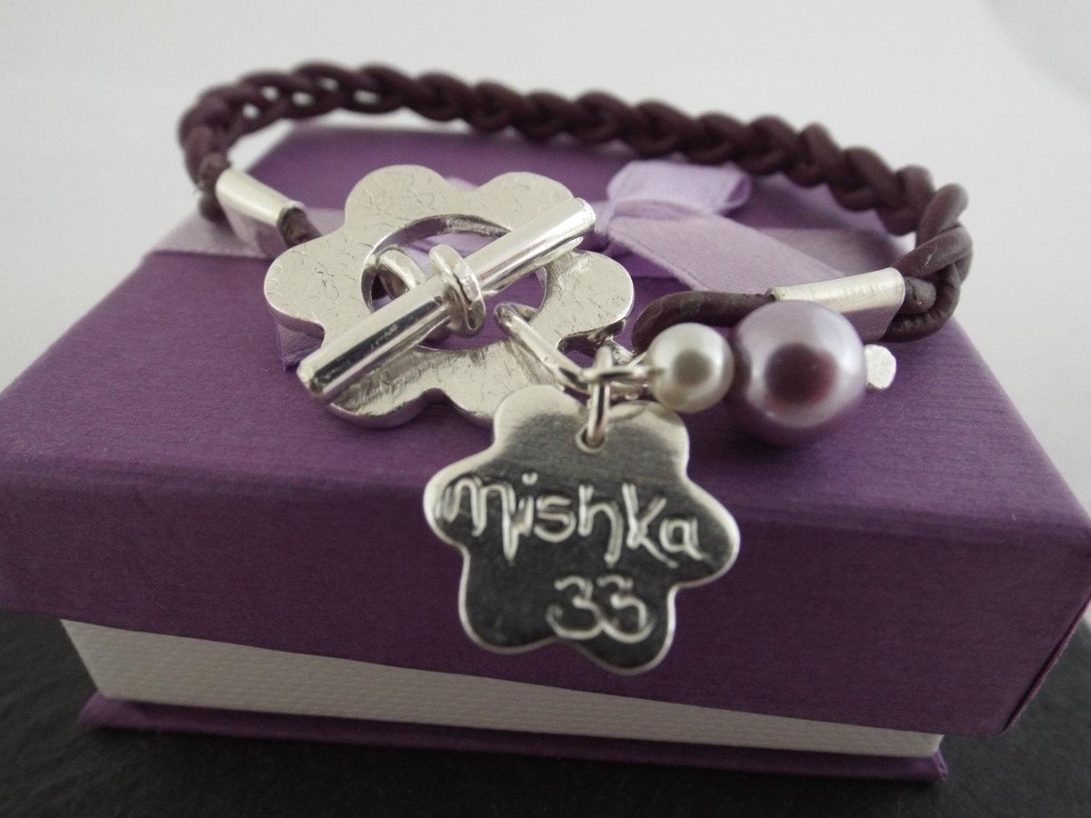 Lillybanksilver's tweet image. Leather toggle bracelet etsy.me/1cBBOPx #Etsy #SilverToggle