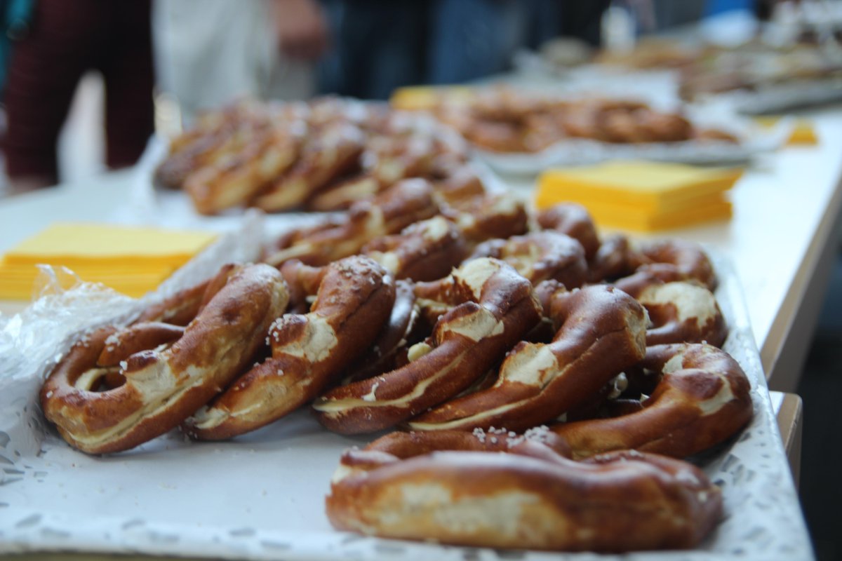 CSclubMuc's tweet photo. Did you miss parts our delicious food series?  Another huge thank you to our fabulous sponsor @TrustYou http://t.co/alo3rpjSN1