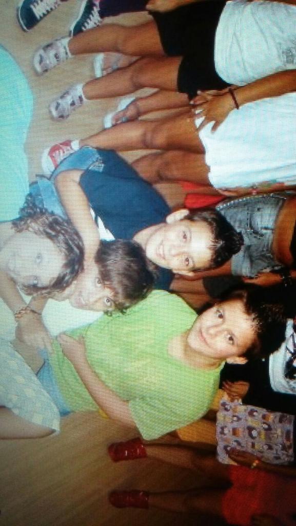 AnderSuarez29's tweet photo. @AlvaroBonache @Franlull @JFNavarro_20 y @SenatoreFede en el cumple de @gissell71917669 en el 2009 http://t.co/p1or17D1so