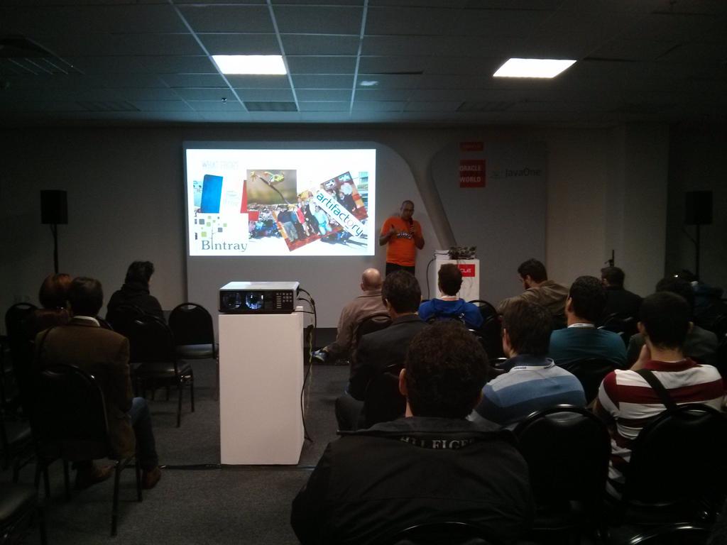brjavaman's tweet image. Groovy puzzles at #JavaOneBR with @jbaruch - that&apos;s going to be fun!