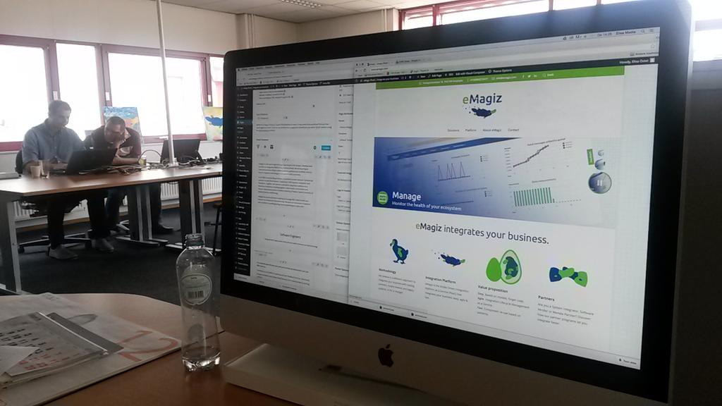 Aan de slag <a href="/eMagiz/">eMagiz</a> met website. Zoek jij werk als software engineer bij 'n leuke club? Check emagiz.com