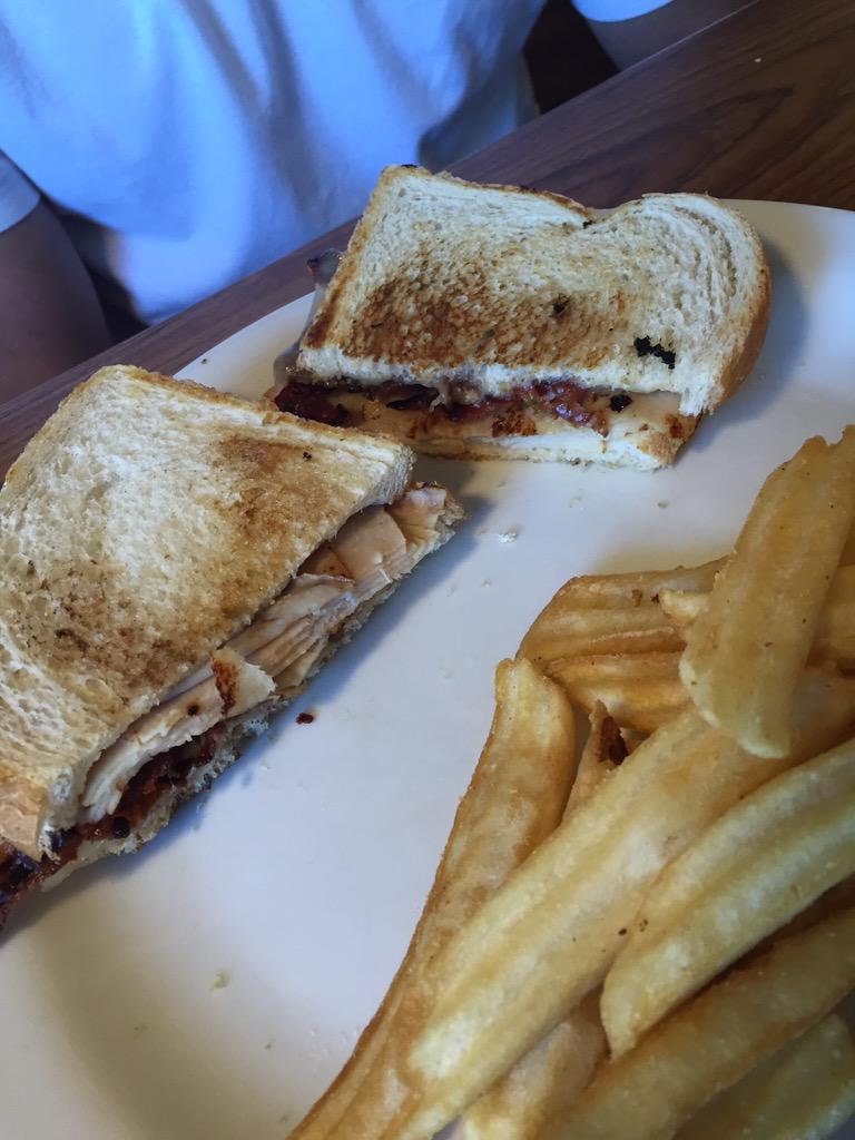 FoodChainApp's tweet image. Waited an hour @DennysDiner in Greensburg for this 😐 #FoodChain #WallofShame #AvoidIt #startup #foodie