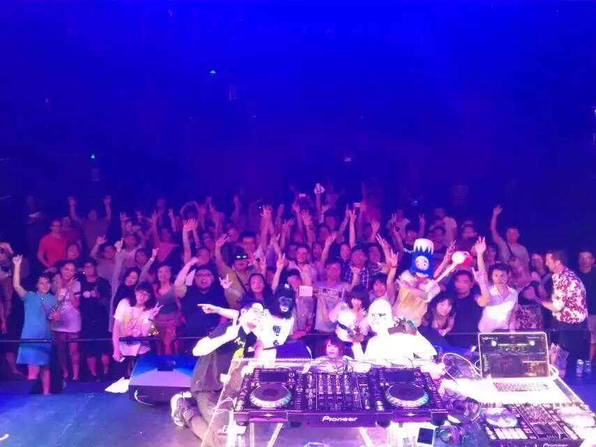 tks's tweet photo. メイカーフェアシンセンは、僕たち #akimake にこんな大きなステージを与えてくれたので、本当に感謝しかない。 またやりたい。 http://t.co/OER0fCWKlg