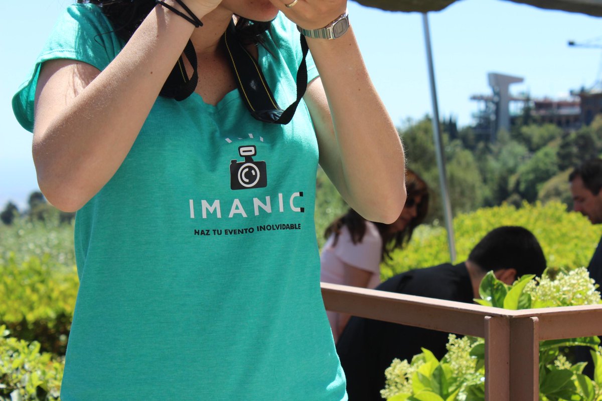 Imanicfotoevent's tweet photo. NUEVO POST BLOG @Imanicfotoevent: El mejor #souvenir para #eventos: ¡foto-imanes instantáneos! http://t.co/pvZcx5GYcI http://t.co/n79slUWmZD