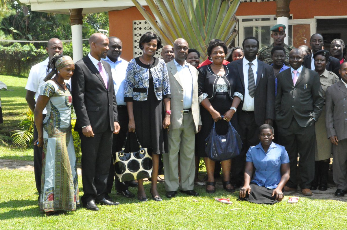 ird_uganda's tweet image. Group photo of the #AntiTortureDialogue #FortPortal #Uganda @NetSquared @Net2uganda @TechSoup @unhrcpr
