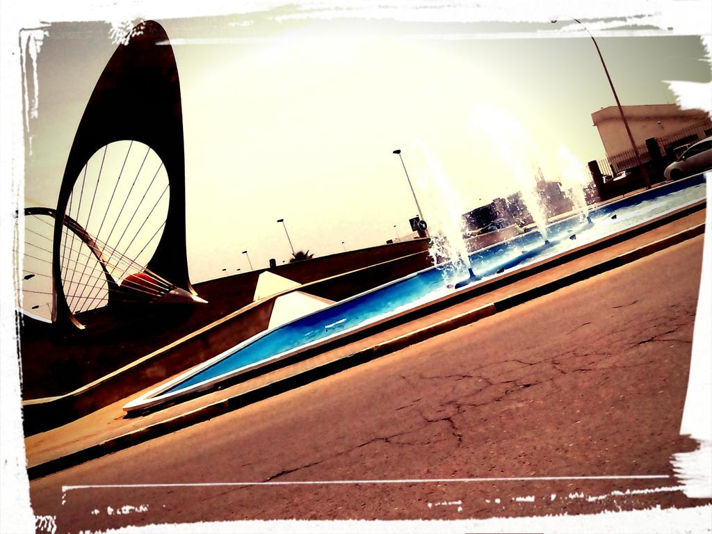 Surlalinea's tweet photo. #lalinea merece otro trato #lalineahadichobasta http://t.co/NADxXbox7p
