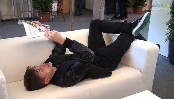 YasyaGoBree's tweet photo. ЛОИК крутая поза НОТТЕ 🙏 #LoicNottet #Rapapab http://t.co/fLJNx5E0FP