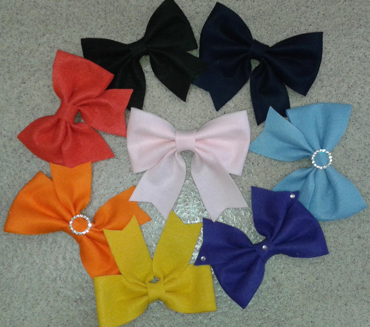 SnazzyGems's tweet photo. Bespoke hair bows to match any outfit ready in couple of days. #hairbow #bow #bespoke #babybow #hairaccessories http://t.co/a2xUyioUVS