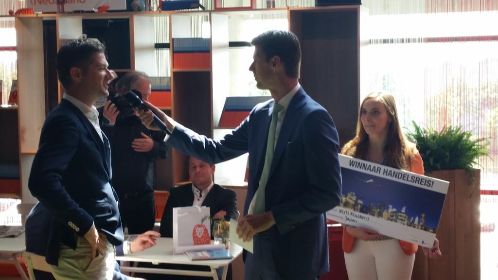 dcfsikma's tweet photo. #wvdo Gefeliciteerd @FrankKluskens met de handelsreis naar Japan! @RVO_Int_Ond @INGnl_OS http://t.co/pLRYVm61iH