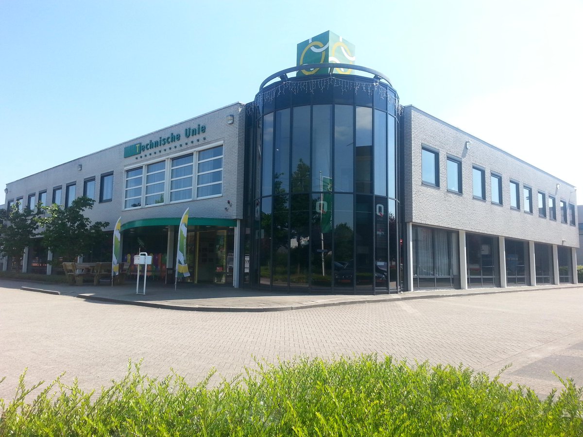 Op naar de 900 volgers #mijlpaal Retweet is fijn !!!