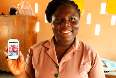 UNDP's tweet photo. Can nursing via #mobilephone save patients in remote regions? A miracle story from #Ghana: http://t.co/o3ZohM53Gd http://t.co/xgmULS5bBe