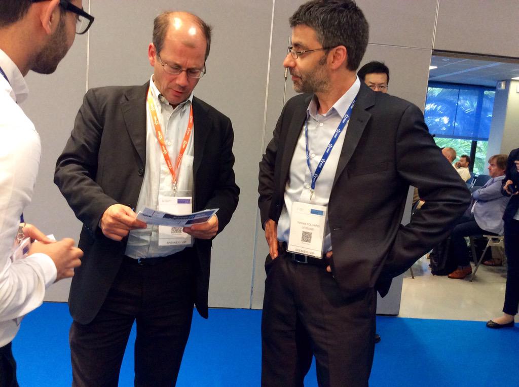 Levels3D's tweet photo. @VINCI découvre @contactmycaptr avec @YannFolliard au salon #InnovativeCity1 ! #AugmentedReality #3D http://t.co/DfuOuxxmST