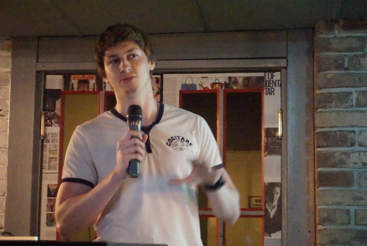 mista_k's tweet image. #ChellyJS @alex_ivantsov рассказывает про архитектуру React+Flux приложения.