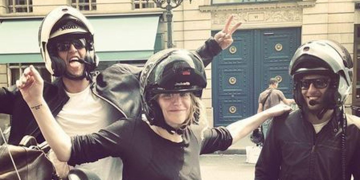 Tout est bien qui finit bien pour Courtney Love dans la grève des taxis "talibans français" huff.to/1HfT3TN