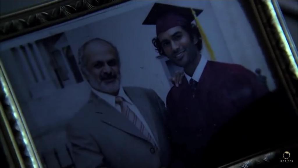 primatechpapers's tweet image. That moment when you realise the Chandra suresh in the picture is not the real chandra suresh😂 #heroes #HeroesReborn