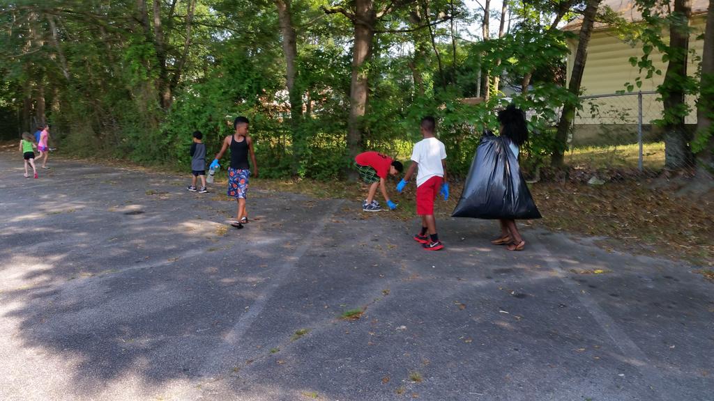 Evan Oglesby Summer Fun Camp having another community service hour at "The Horse Shoe" in Toccoa GA. . #GivingBack