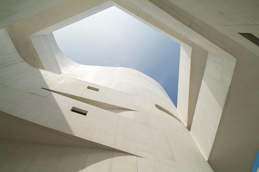 \"Architects don\t invent anything; they transform reality.\" 
Happy Birthday Álvaro Siza! 