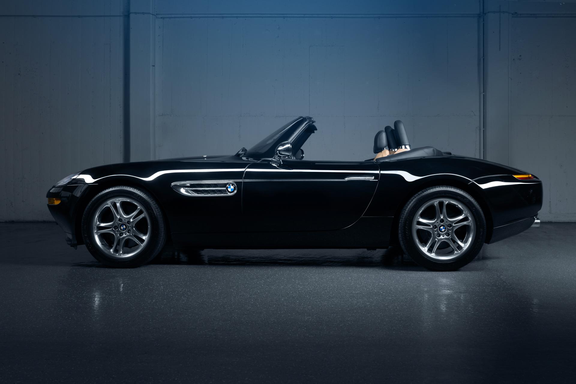 haar regering half acht BMW on Twitter: "When young @empehde saw a #BMW #Z8 a dream was born. A  decade later he found himself w/ the #V8 roadster #BMWstories  http://t.co/K5BiAwPLMQ" / Twitter