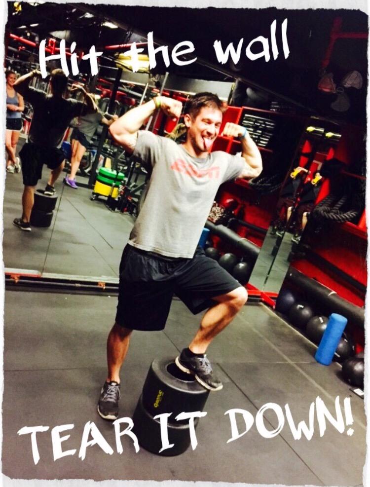 thebackrollers's tweet photo. CommitFit's @ErnstPT loves to #GetIntoTheGroove! #HitTheWall #TearItDown #CommitFit #PersonalTraining #GetRipped http://t.co/sBxucgOSGY