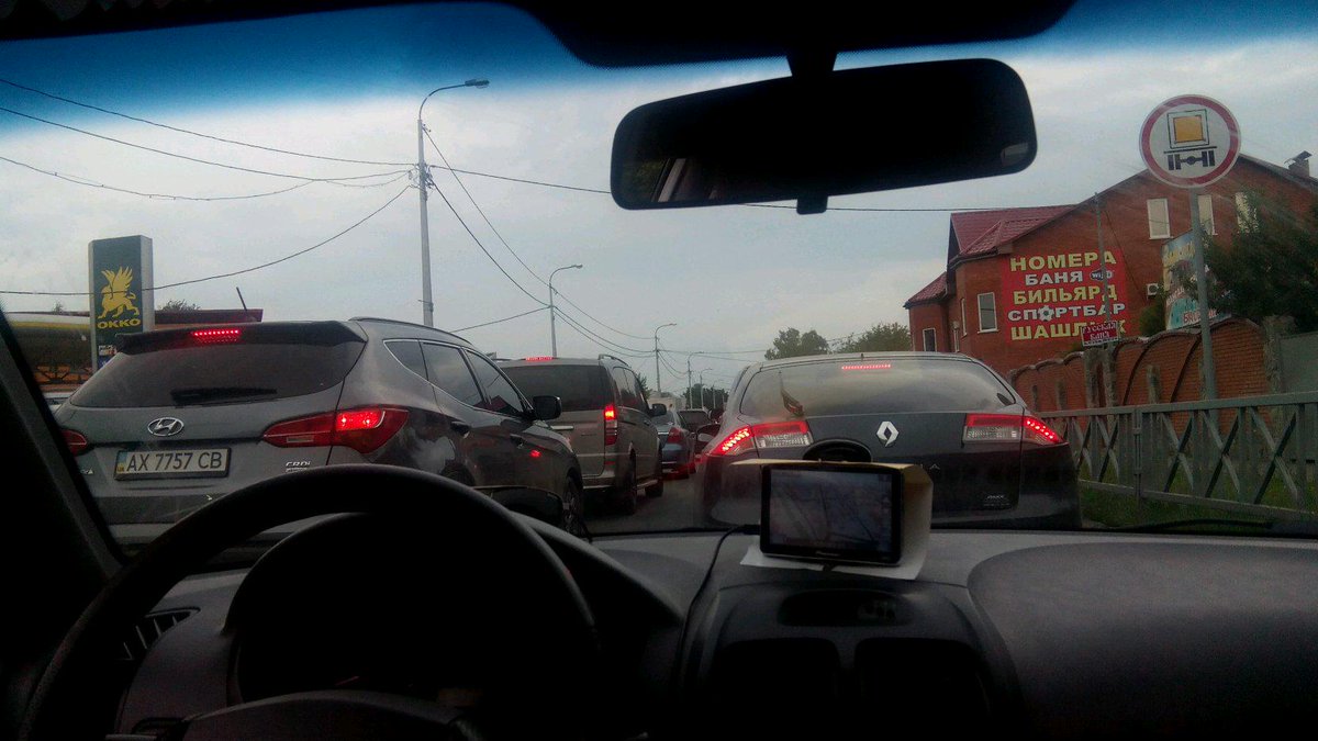 По дороге на улицу Чкалова, где обстреляли автобус, — пробка