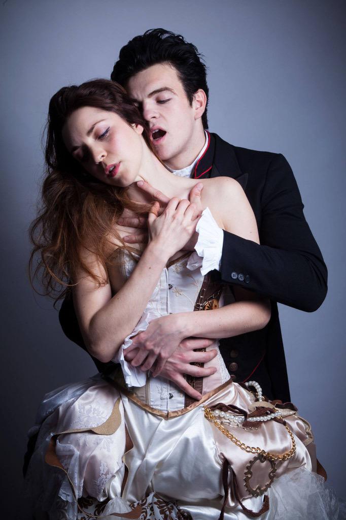 MattM337's tweet photo. Loved this shoot! RT @Rach_Bright: #tbt #Dracula #BiteMe http://t.co/XSXx7qBYKz