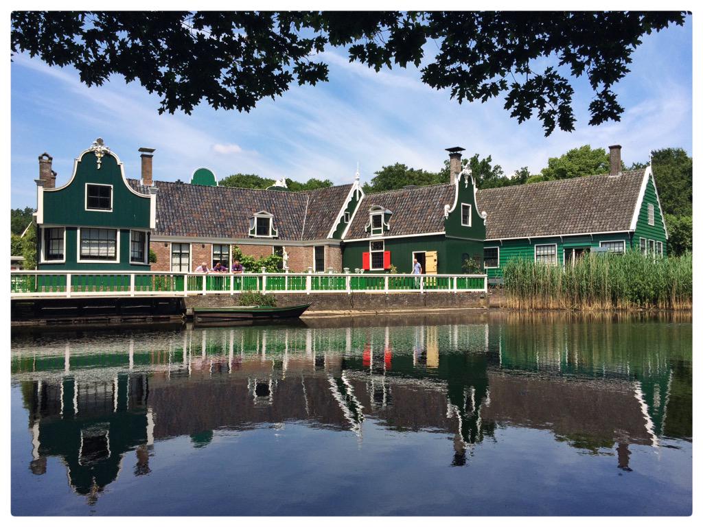 Prachtige dag met alle vrijwilligers van @DeliXL ism <a href="/Ouderenfonds/">Nat. Ouderenfonds</a> en <a href="/Openluchtmuseum/">Openluchtmuseum</a>. Ruim 60 ouderen blij gemaakt.