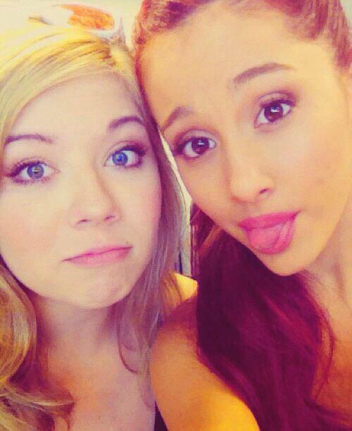 Ariana Grande&Jennette McCurdy

Happy Birthday  